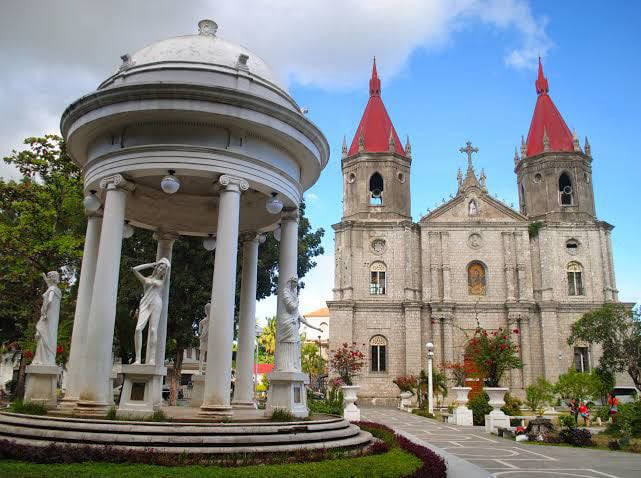 Molo Church / Sta. Ana Parish of Molo Image 1