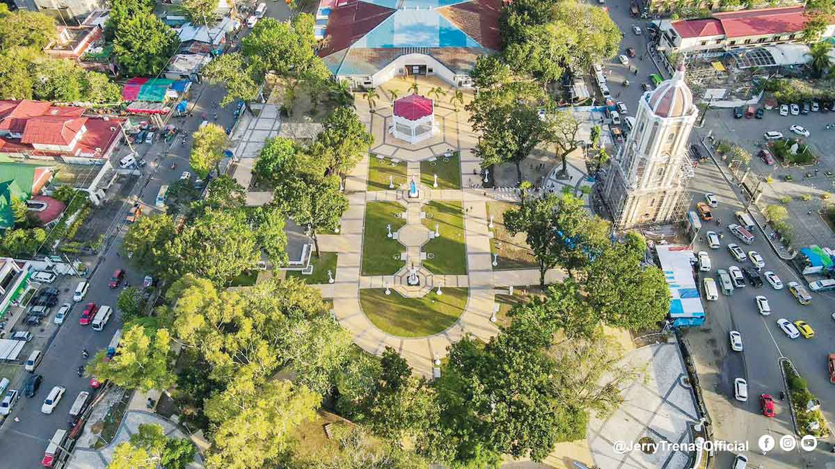 Jaro Plaza Image 1